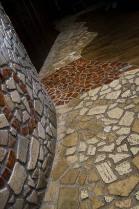 La palladiana protagonista nel pavimento e rivestimento di un Ristorante a Roma.